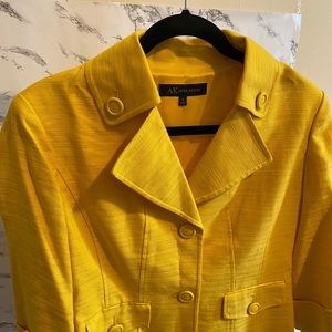 Anne Klein’s notch lapel yellow blazer for ladies